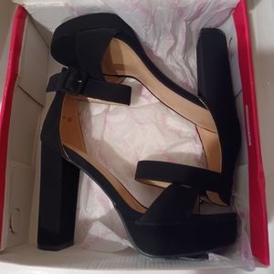 Dream Pairs chunky platform heels